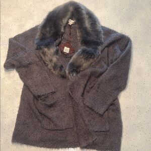 Knox Rose Gray Faux Fur Collar Sweater